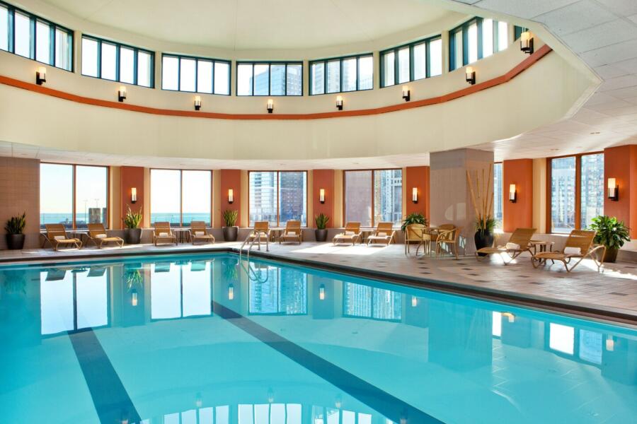 Sheraton Grand Chicago pool