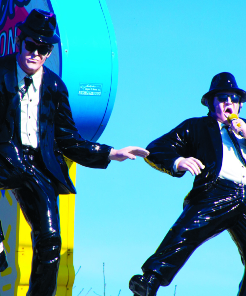 A Blues Brothers statue in Chicago