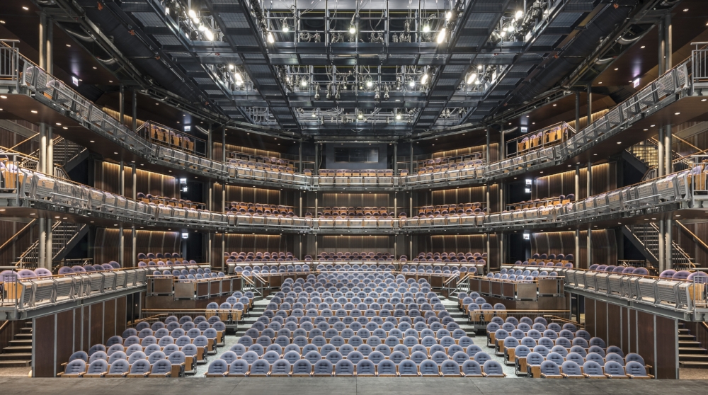 Theater view of The Yard at Chicago Shakespeare