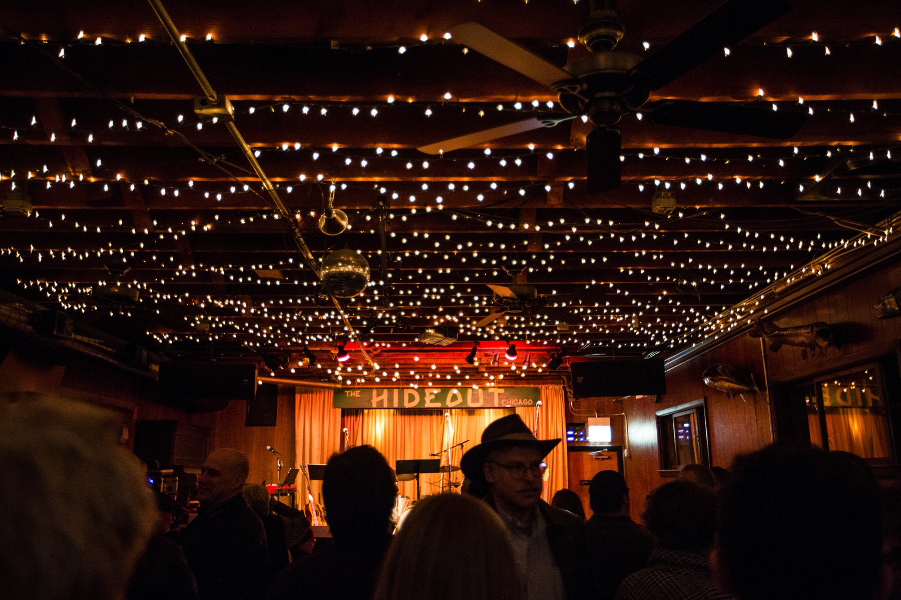 7 cozy Chicago hangouts with cool music Choose Chicago