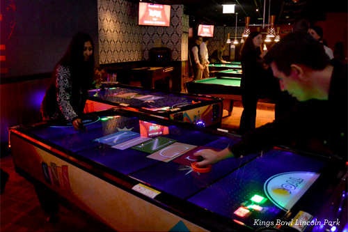 Air Hockey På Kings Bowl Chicago