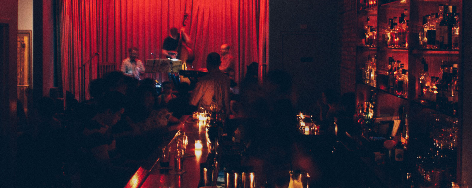 7 cozy Chicago hangouts with cool music