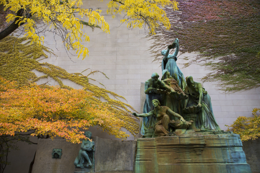 Art Institute Exterior Sculpture