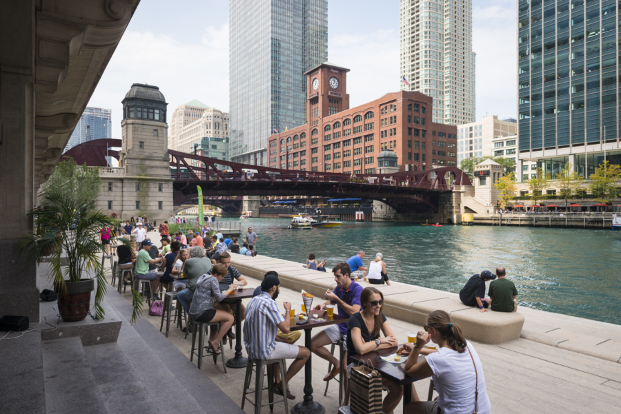 Chicago Riverwalk restaurants and bars | Choose Chicago