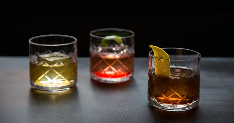 Top Chicago Cocktail Bars & What to Drink | Choose Chicago