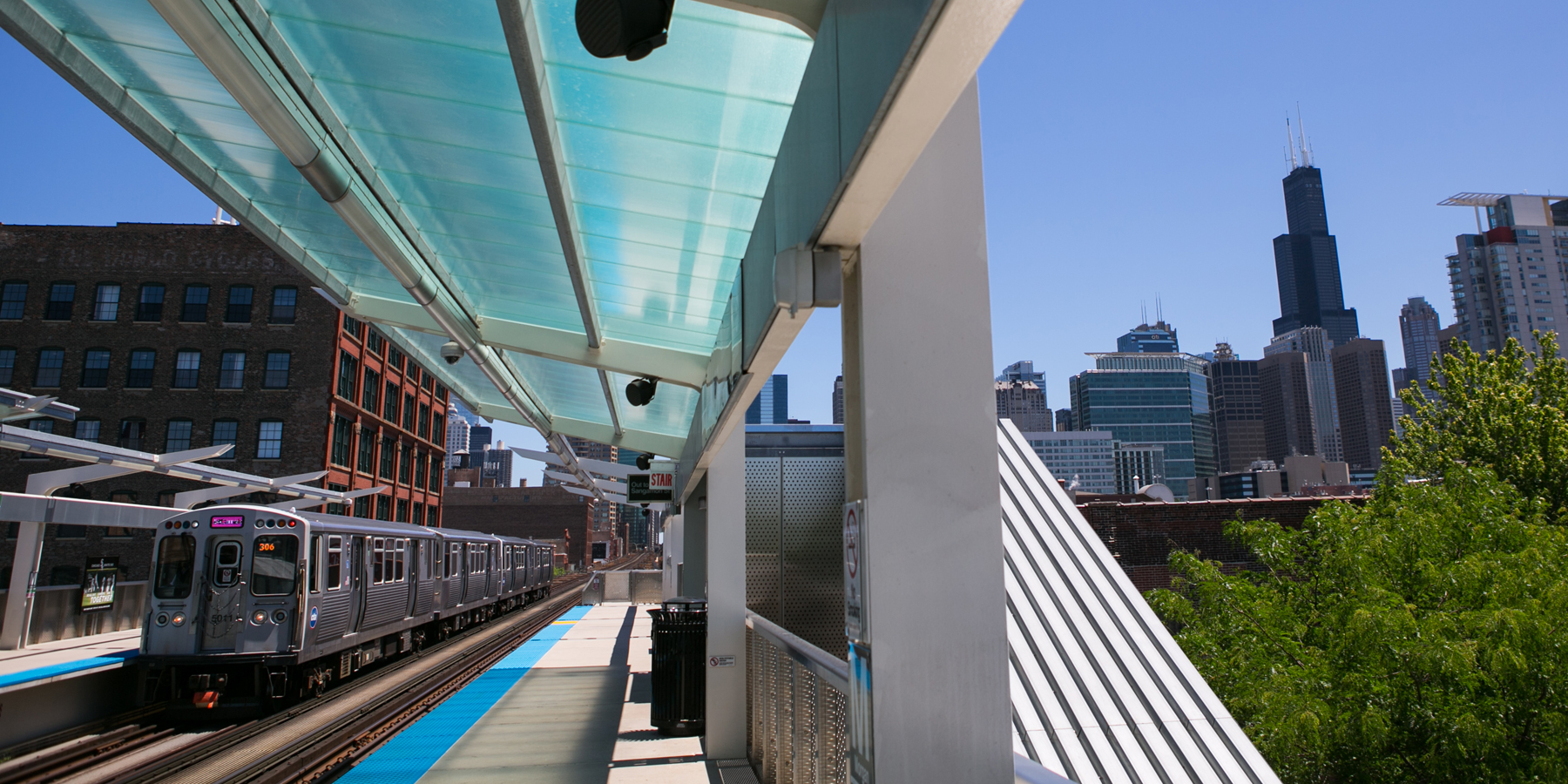 getting-around-chicago-trains-parking-taxis-bike-sharing