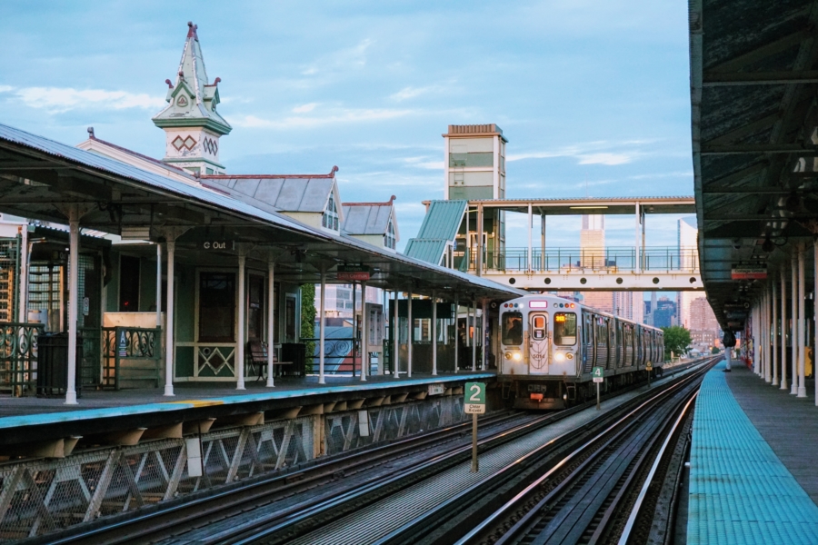 Getting Around Chicago Trains Parking Taxis Bike Sharing