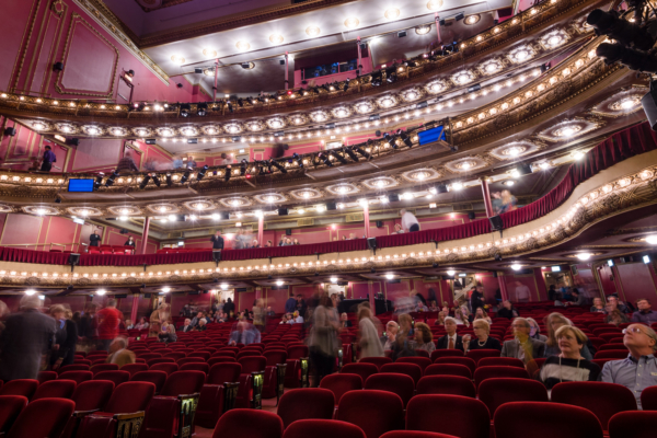 unique-chicago-theatres