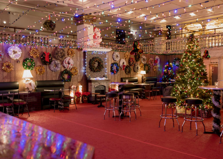 Best Christmas PopUp Bars in Chicago Holiday Popup Bars 2024