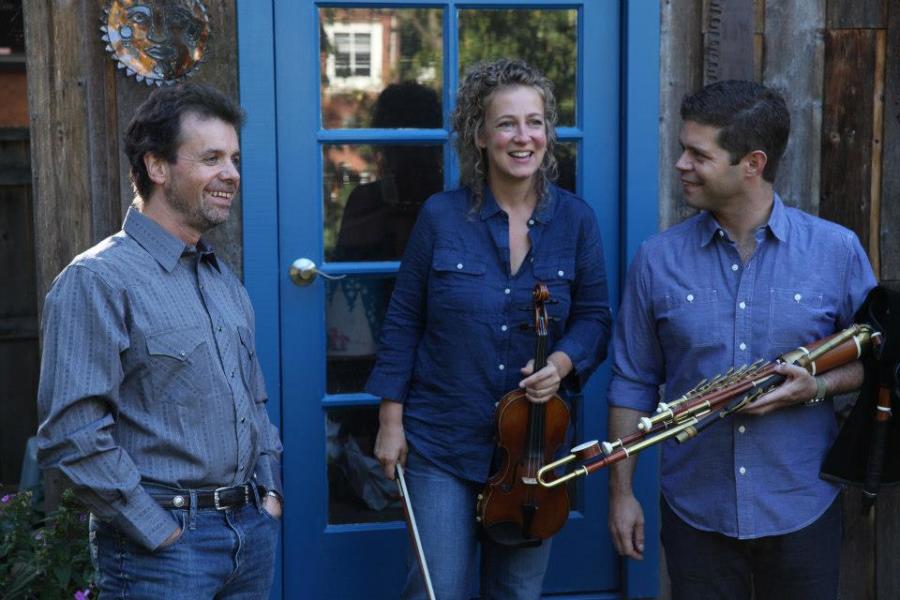 Liz Knowles with her fiddle