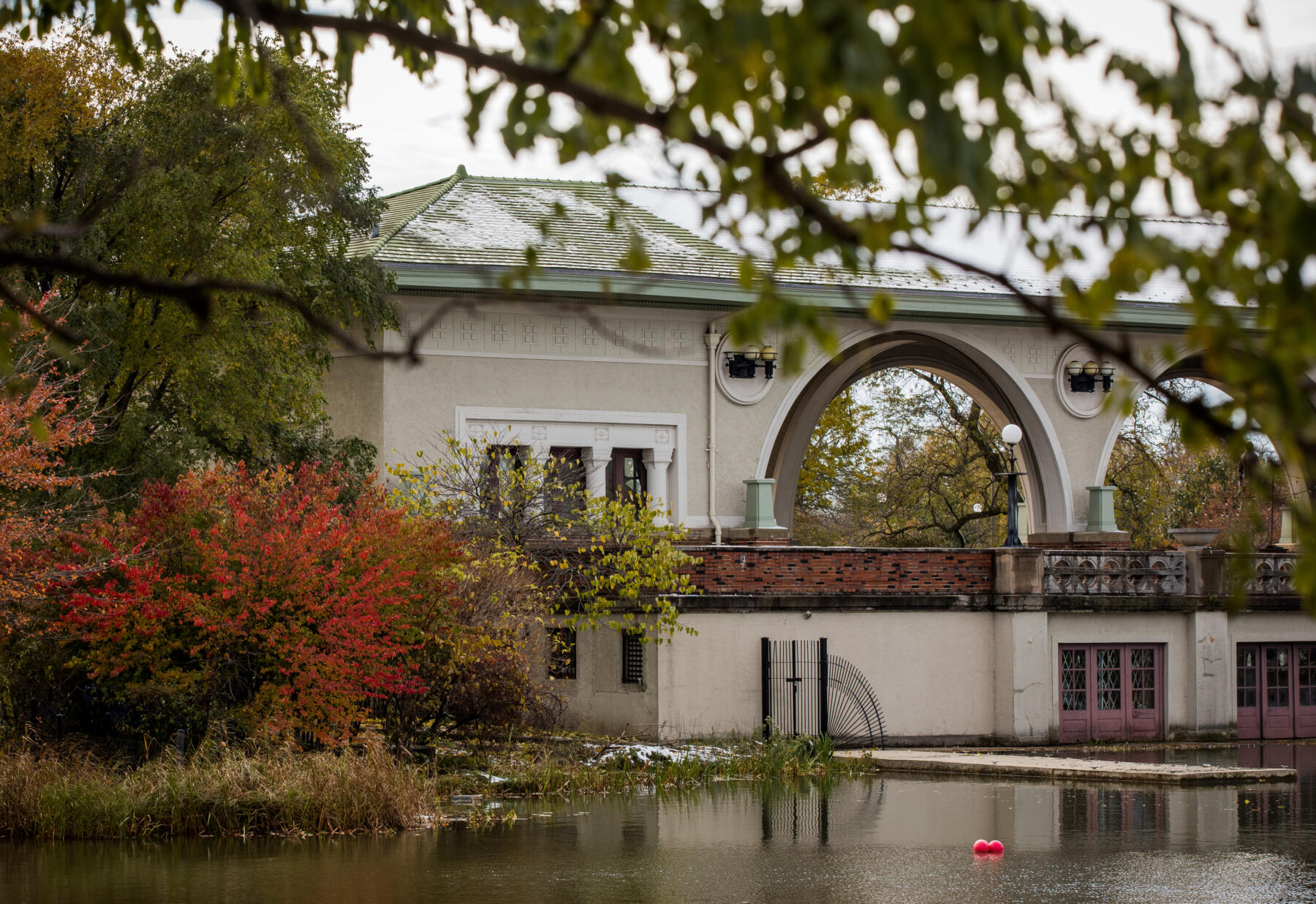 Where To See Fall Colors In And Around Chicago Choose Chicago   AA HumboldtPark 2019 11 02 001 1800x1236 