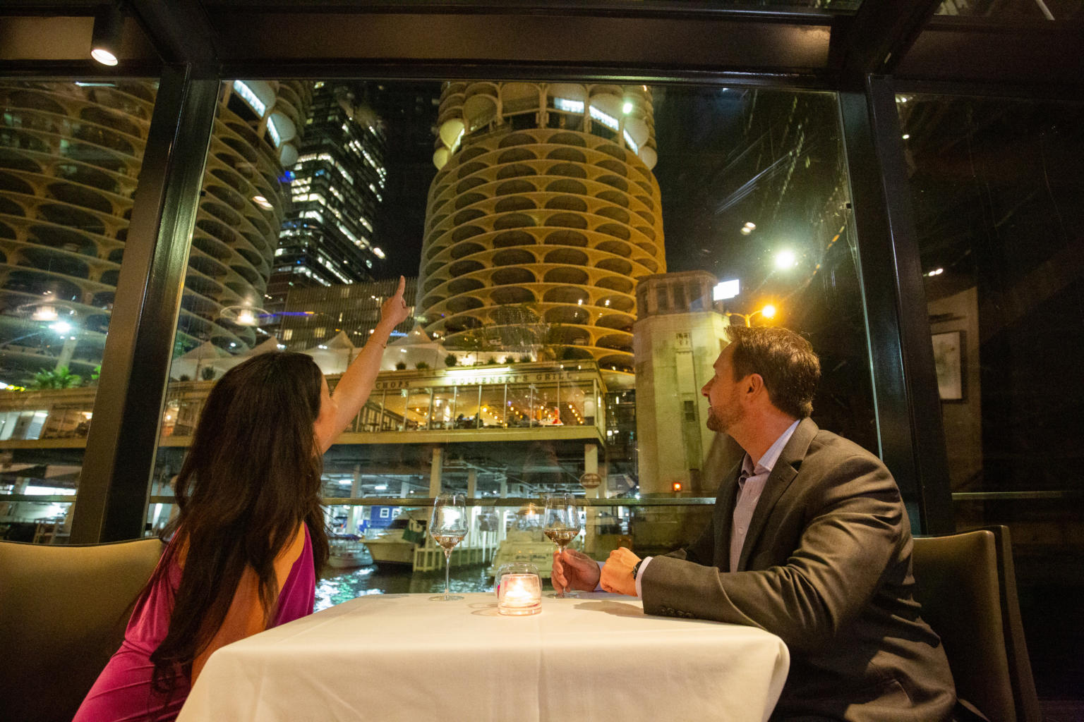 Centennial wheel at navy pier Valentine's Day in Chicago Best Things to Do Choose Chicago