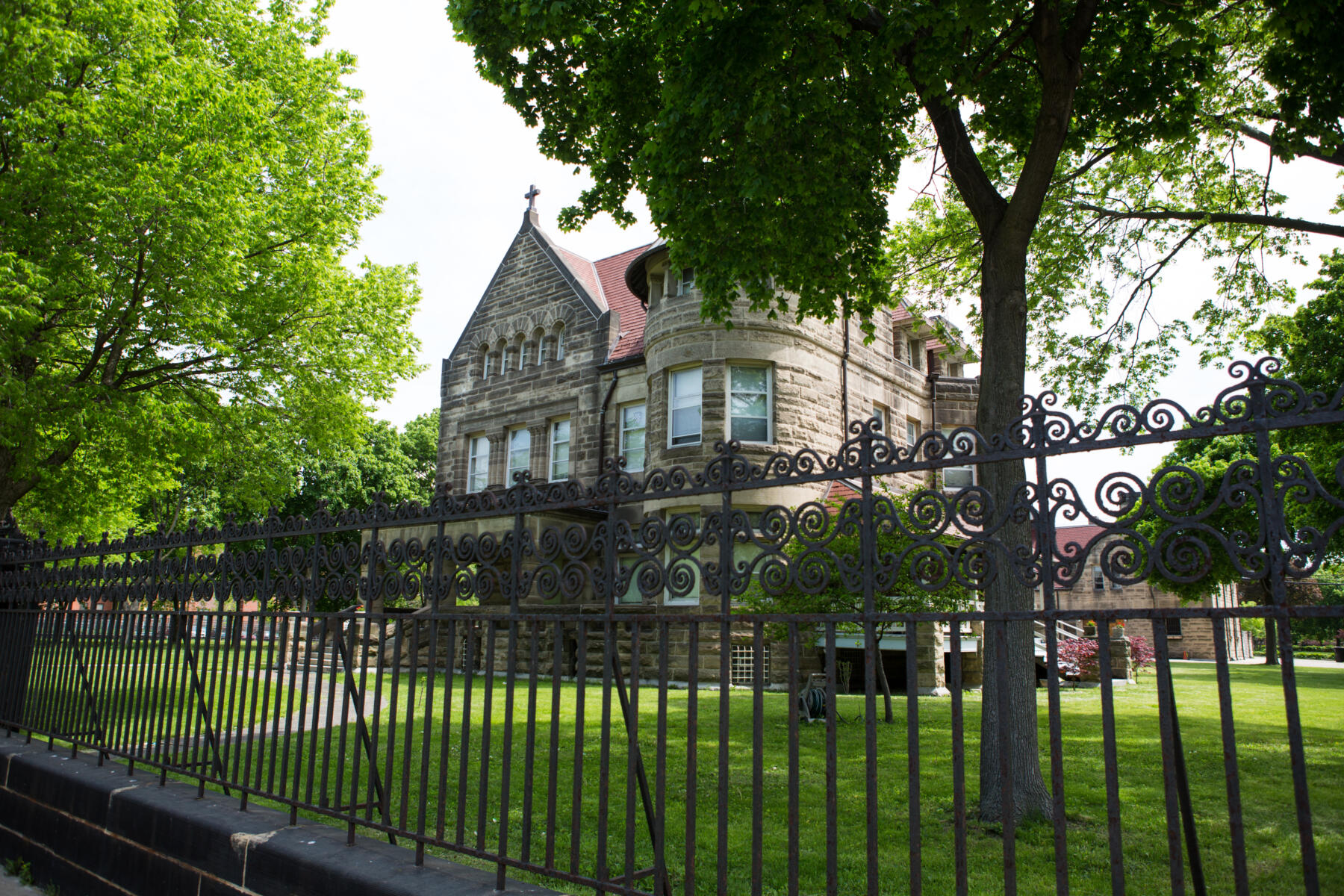 Take a walking tour of Chicago's Kenwood neighborhood Choose Chicago