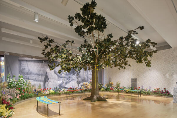 CAB5_A Long Walk Home_The Black Girlhood Altar_Chicago Cultural Center_Photo-Tom Harris (2)
