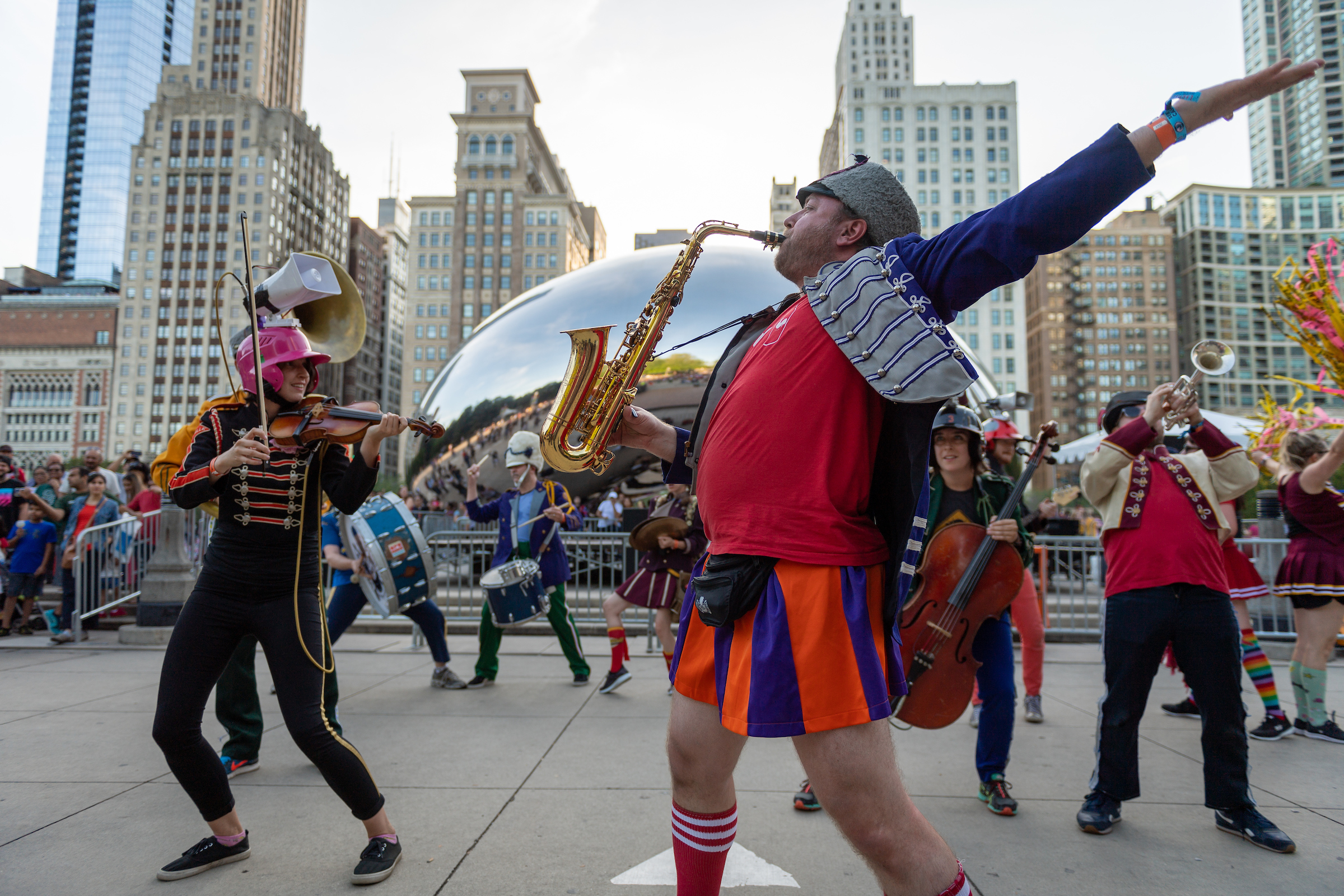 Fans dance in the rain at Lollapalooza on Day Three – The Columbia