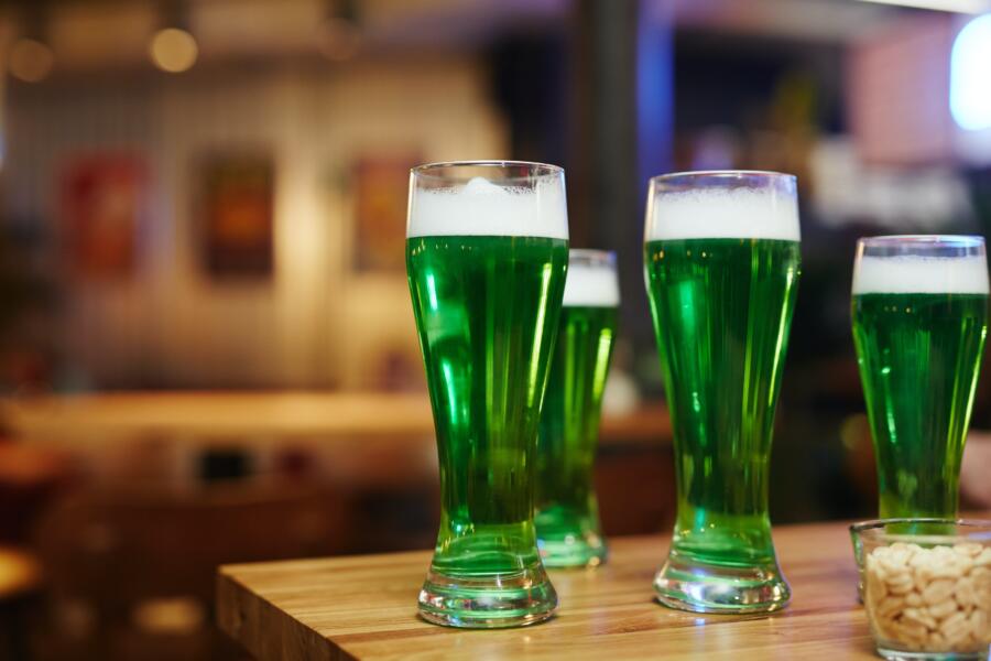 Open Door Travelers Chicago Saint Patrick's Day – Green Beer and Green River