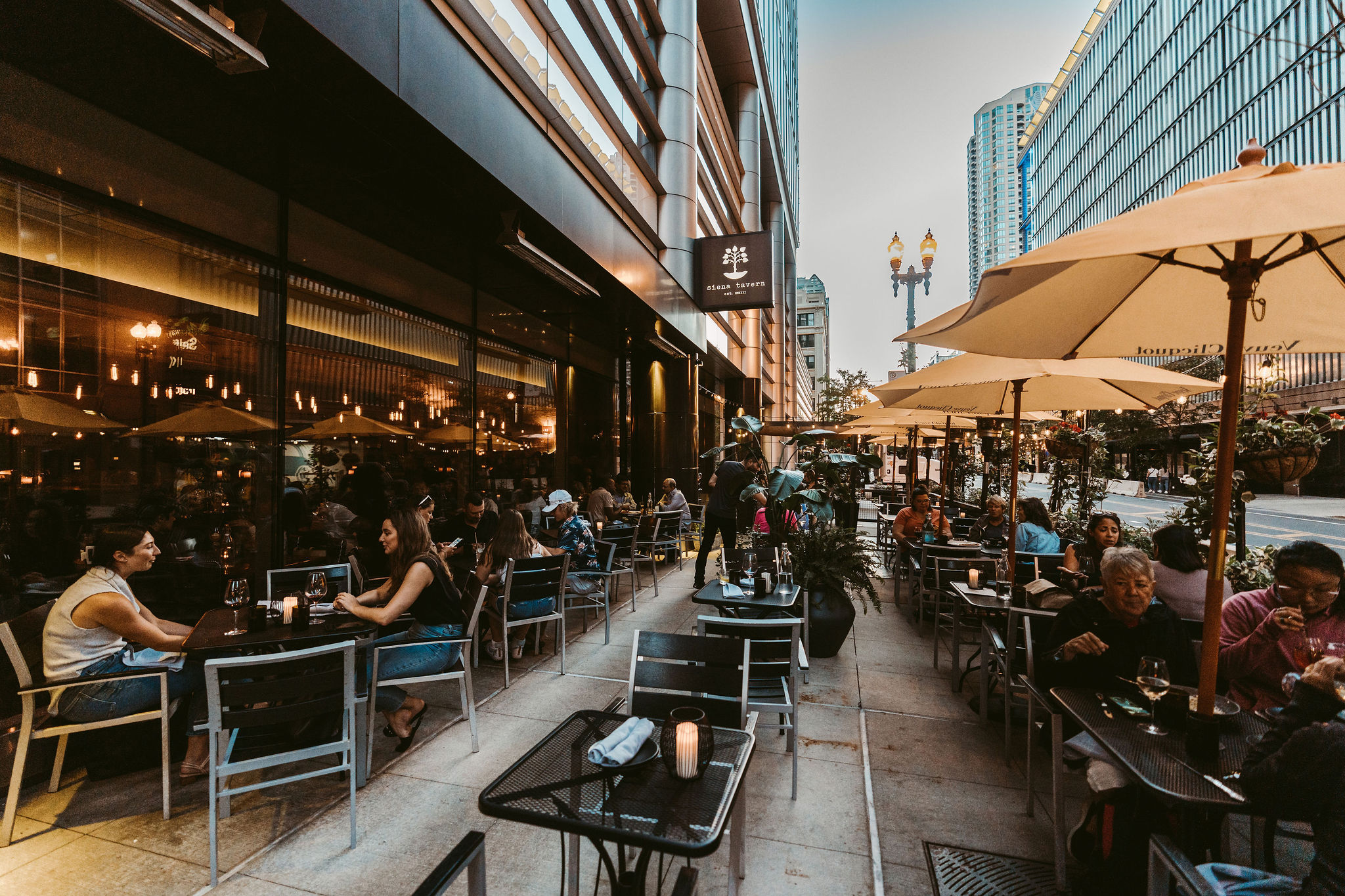Outdoor dining Chicago restaurants with great patios Choose Chicago