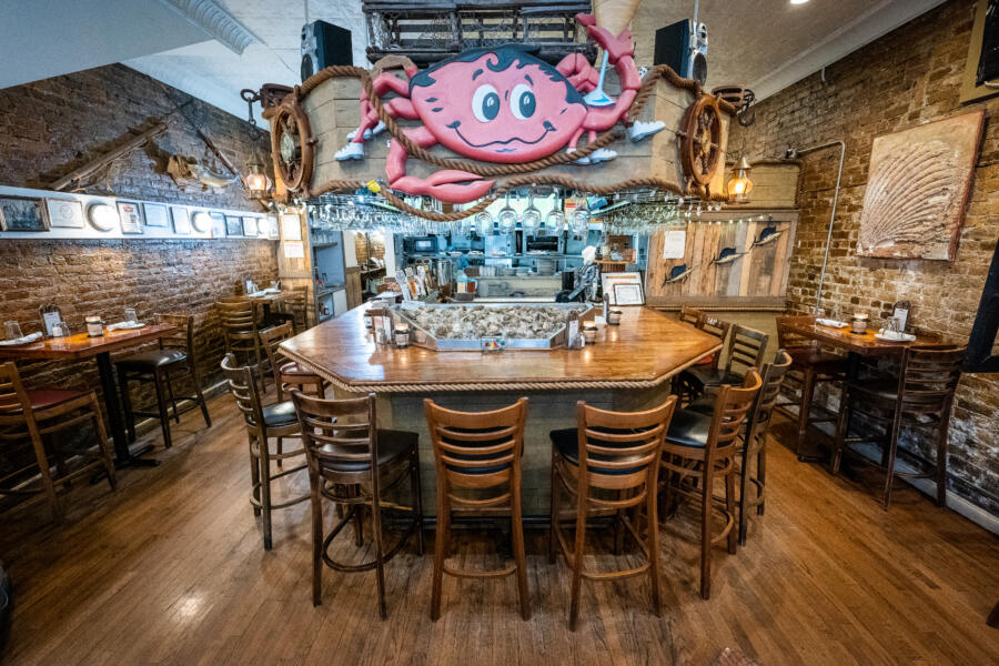 Interior of King Crab Chicago, located at 1816 North Halsted Street