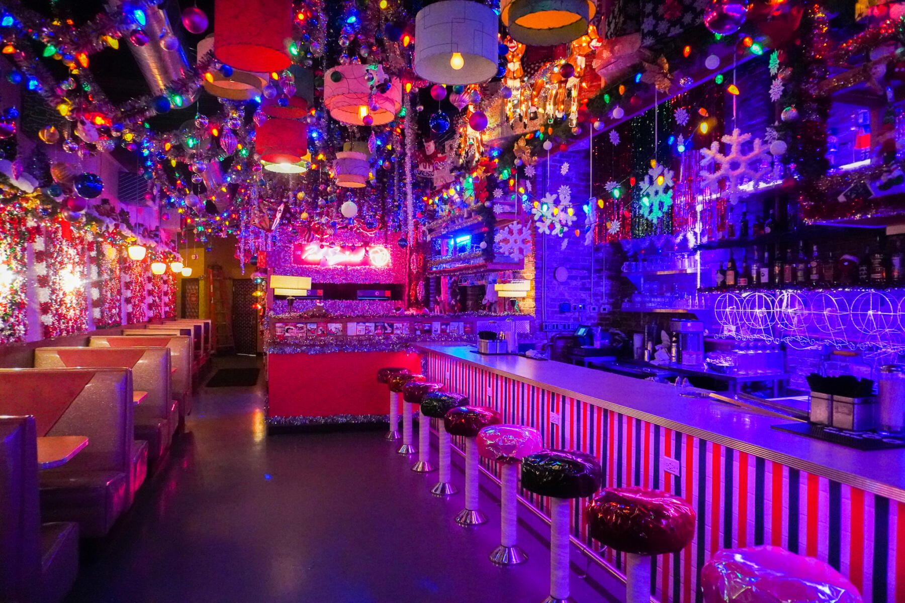 17-best-christmas-bars-in-chicago-holiday-pop-up-bars-2023-choose