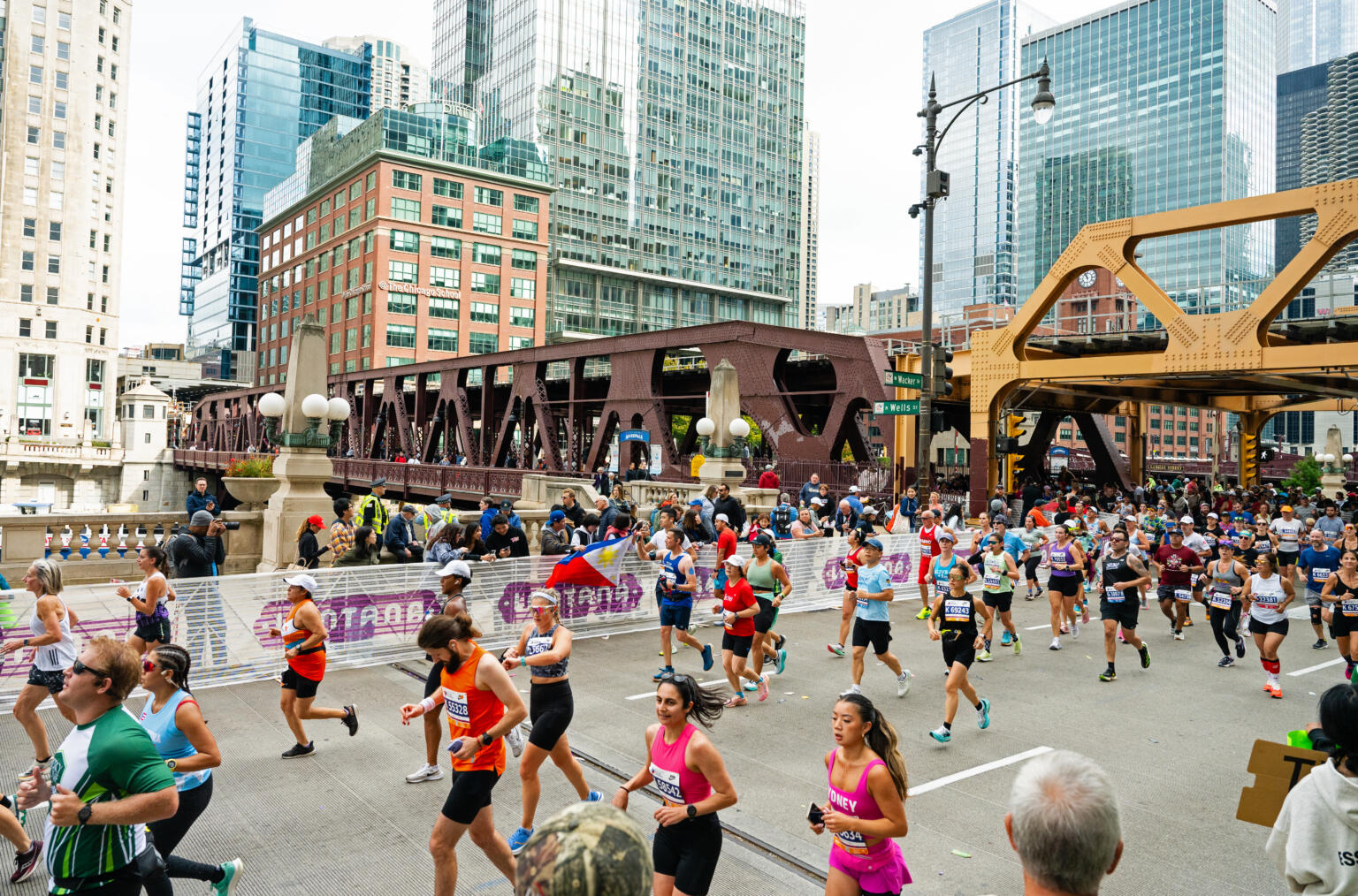 Chicago Marathon: Race Day Guide for Spectators