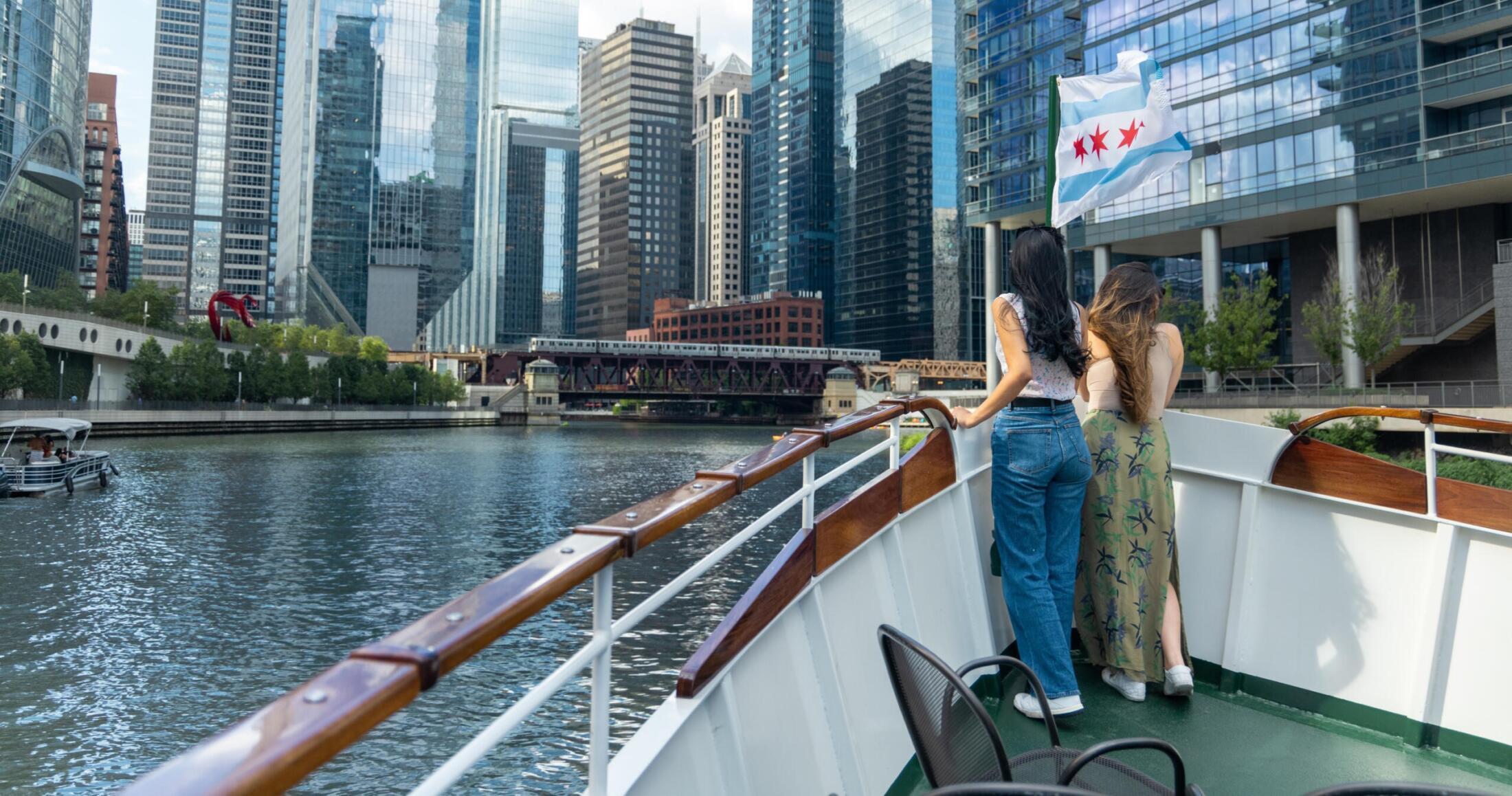 Your guide to Chicago lake and river boat tours