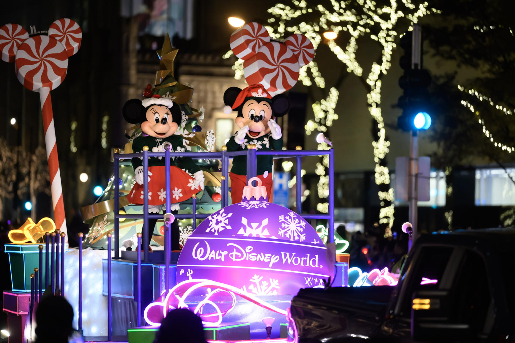 Magnificent Mile Lights Festival Parade Route Your guide to The Magnificent Mile Lights Festival | Choose Chicago
