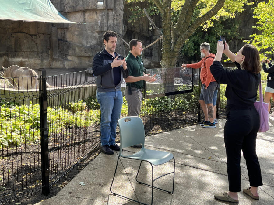 ASL interpretation at Lincoln Park Zoo