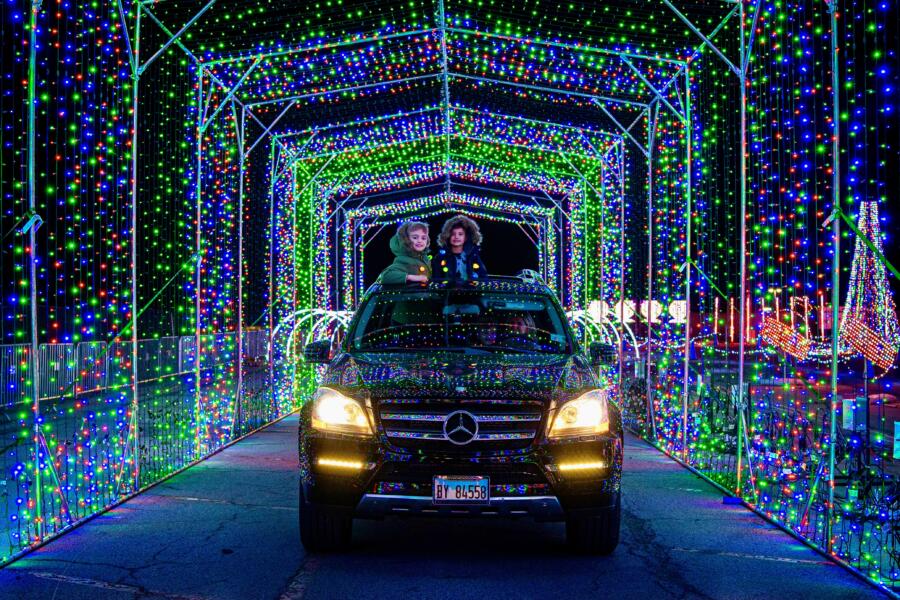 LIGHT OF CHRISTMAS DRIVETHRU 12/12/2023 Choose Chicago