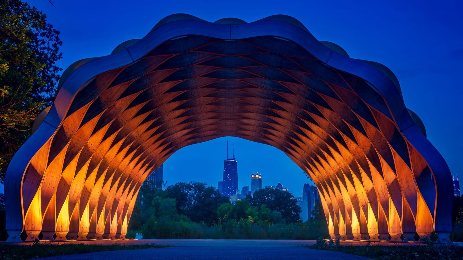 iStock-1064819548_Hancock-building_Chicago.jpg