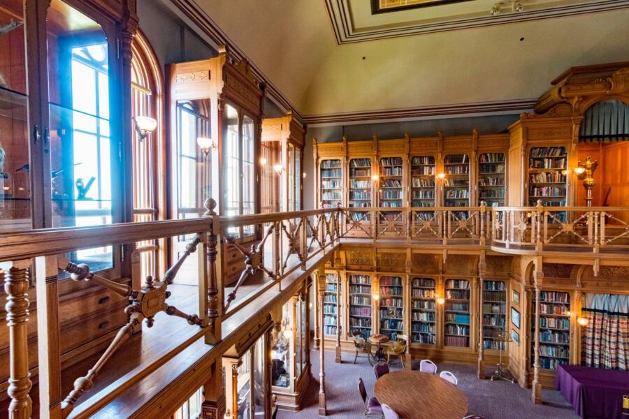 Saint Ignatius College Prep interior