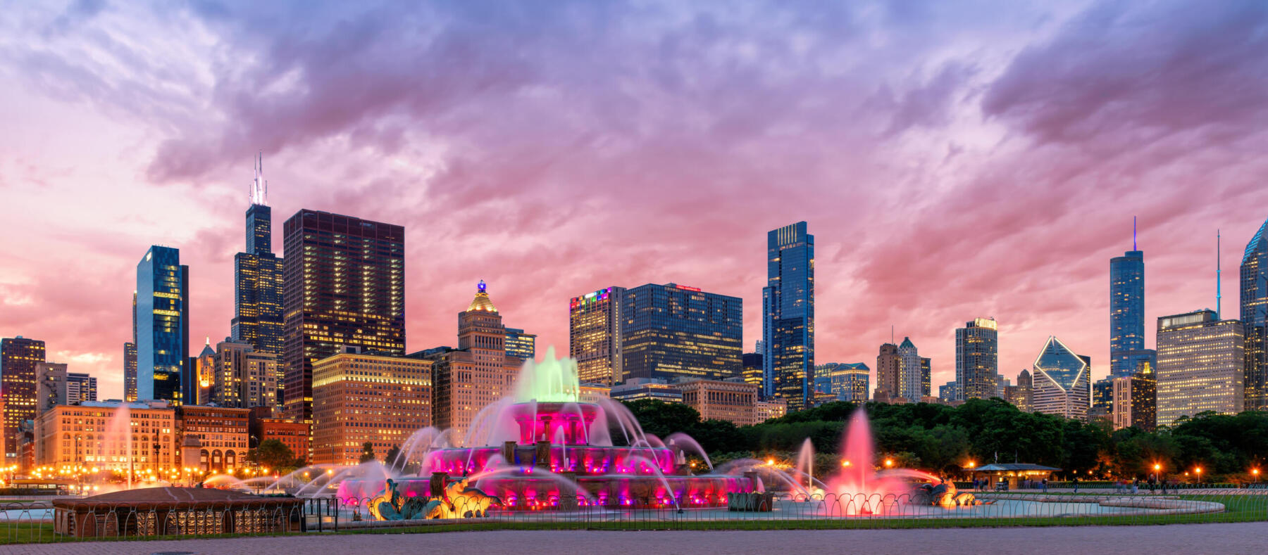 Chicago City and Buckingham fountain at sunset in Chicago, Illinois