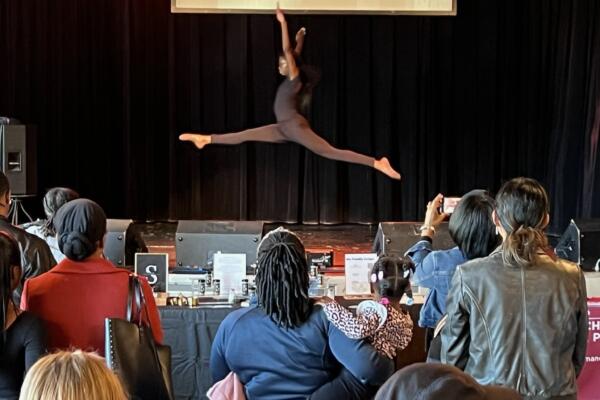 HPFM Holiday Makers Market