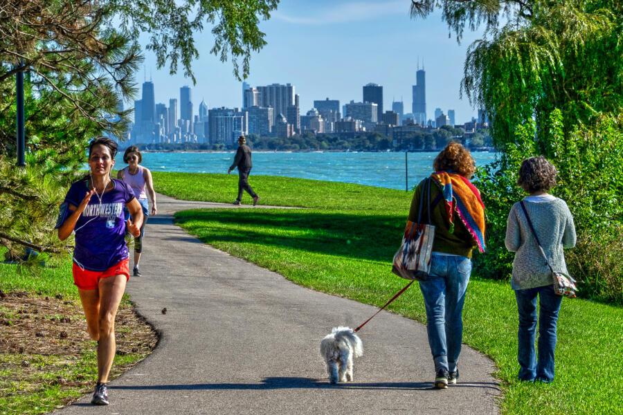 People enjoying the Evanston lakefront jogging path