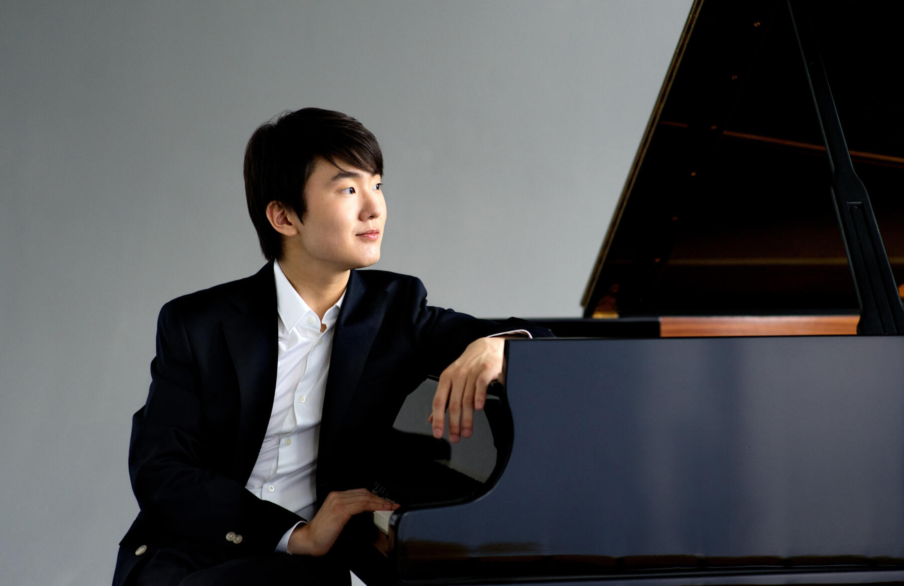 Seong-Jin Cho 3 © Harald Hoffmann.jpg