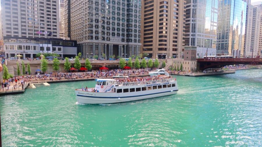 Architecture River Tour in Chicago