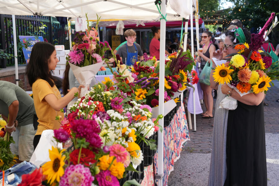 Glenwood Sunday Market in Rogers Park