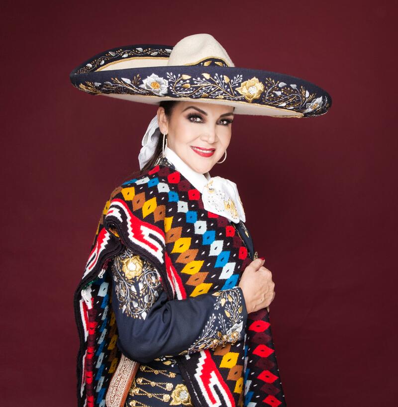 Aida Cuevas Foto 2.jpg
