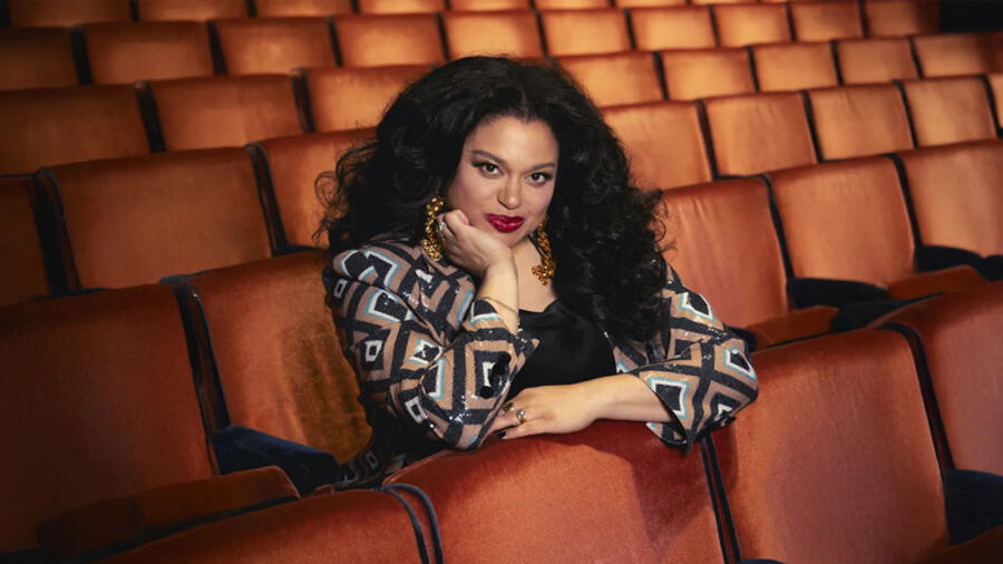 Michelle Buteau – The Surviving And Thriving 2026 Tour