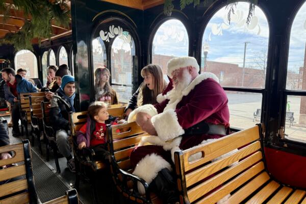Andersonville Holiday Trolley