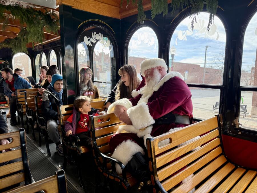 Andersonville Holiday Trolley