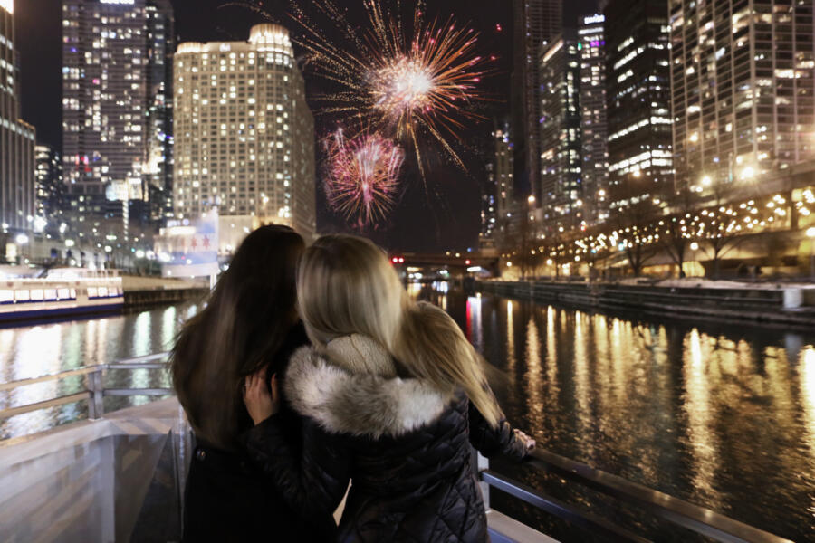 Chicago Holiday Fireworks Premier Plus Dinner Cruise on the Chicago River