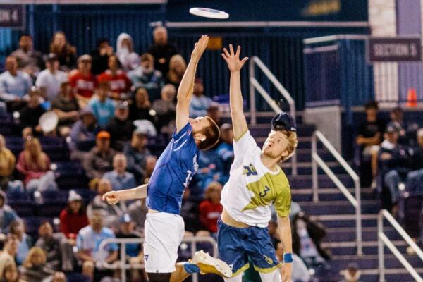 Pro Frisbee Game: Chicago vs Pittsburgh