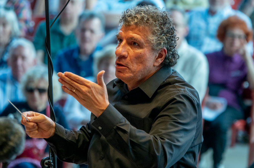 Giancarlo Conducting – Bernstein West Side Story