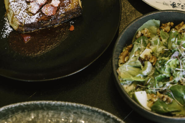Mother’s Day: Brunch, Bubbles & Blooms