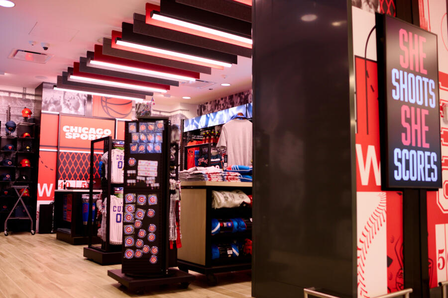 A look into the Chicago Sports Store in Midway International Airport