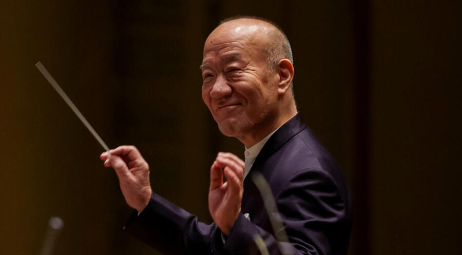 Hisaishi Conducts Hisaishi