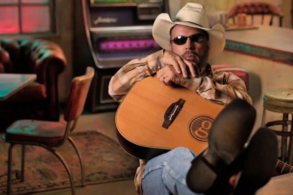 Garth Brooks – Rosemont, IL – Blame It All On My Roots Arena Tour