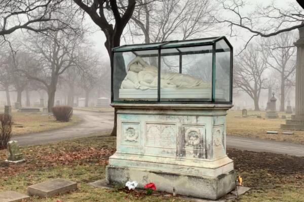 Rosehill Cemetery Tour with author Adam Selzer